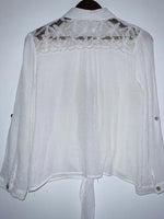 MINE Blusa con detalle en blonda. Talla L