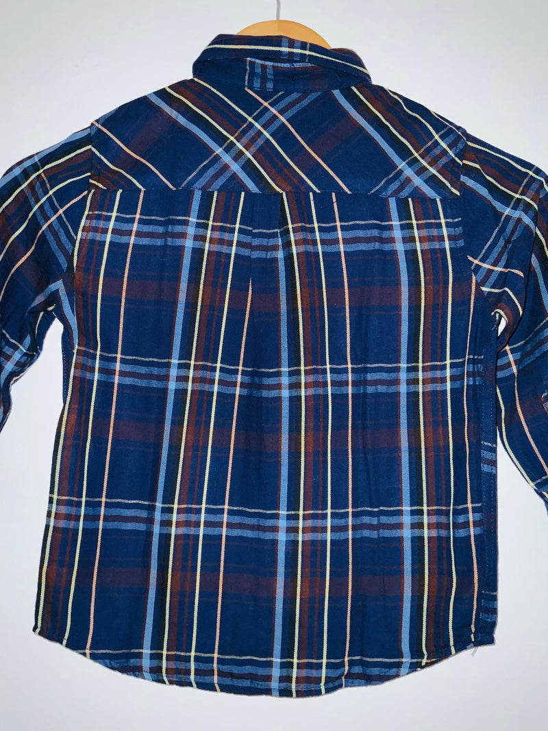 EPK Camisa para niño en cuadros fondo azul. Talla 4