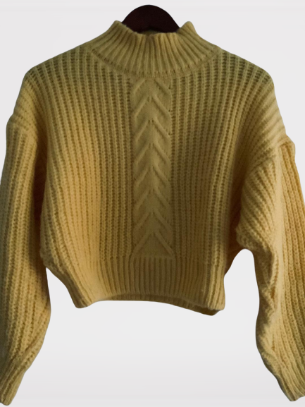 BONITA Sweater corto cuello alto color amarillo. Talla S/M