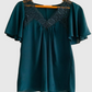 MANGO Blusa con aplicaciones en encaje. Talla S