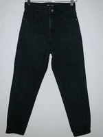 ZARA Jean Mom cinco bolsillos negro. Talla 34 ( 4 )