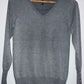 ARKITECT ( NUEVO ) Sweater básico cuello en pico. Talla S