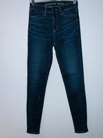 AMERICAN EAGLE Jean cinco bolsillos super Stretch. Talla 0