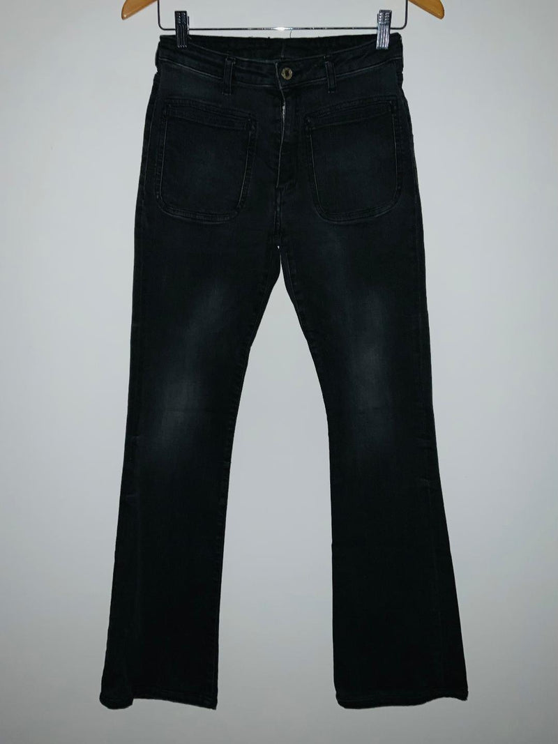 MANGO Jean bota Flare color negro. Talla 38