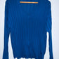 BASEMENT Sweater acanalado cuello en pico. Talla XS