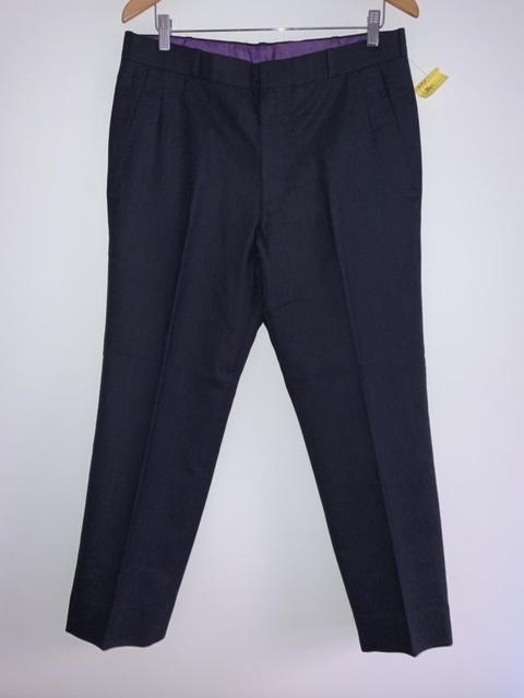 PANTALÓN casual para hombre con contraste interno. Talla M/L