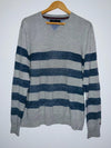 TOMMY HILFIGER Sweater a rayas cuello en V. Talla XL