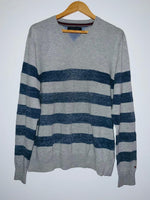 TOMMY HILFIGER Sweater a rayas cuello en V. Talla XL