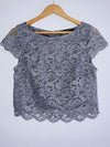 WHITE HOUSE BLACK MARKET Blusa en blonda  manga corta. Talla 8 ( S )