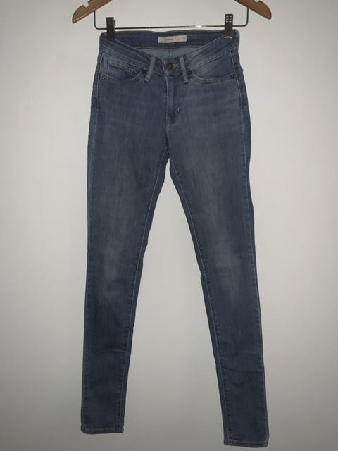 LEVIS Jean cinco bolsillos ref 711. Talla 24 ( 4 )