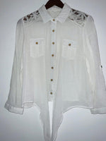 MINE Blusa con detalle en blonda. Talla L