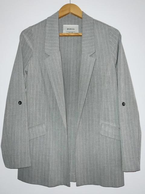 STRADIVARIUS Blazer largo a rayas. Talla XS