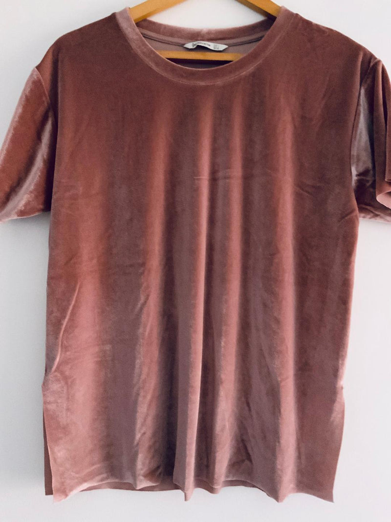 STRADIVARIUS Camiseta En velvetin manga corta. Talla L