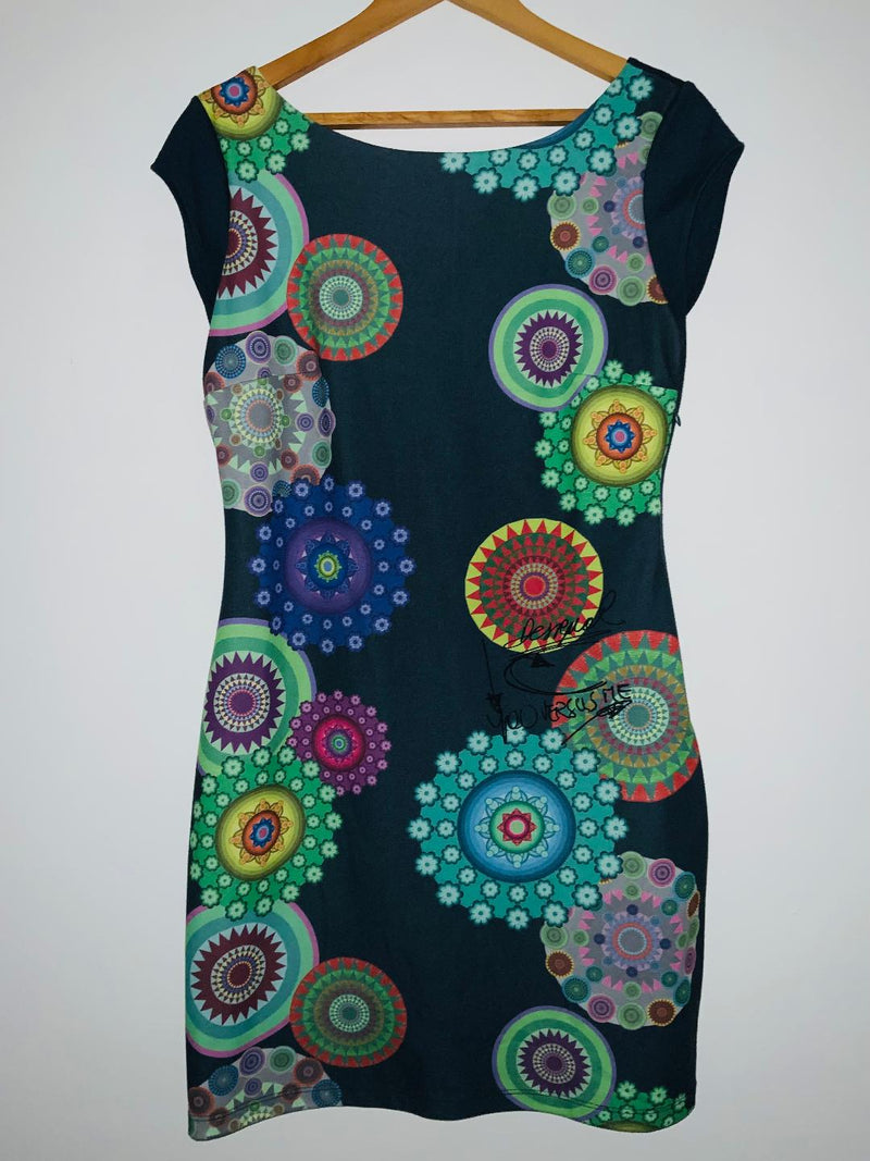 DESIGUAL Vestido corto estampado y bordado. Talla L