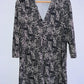 MANGO Vestido cuello en pico estampado. Talla M