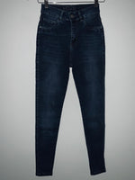 HOLLY ( NUEVO ) Jean cinco bolsillos Skinny. Talla 6