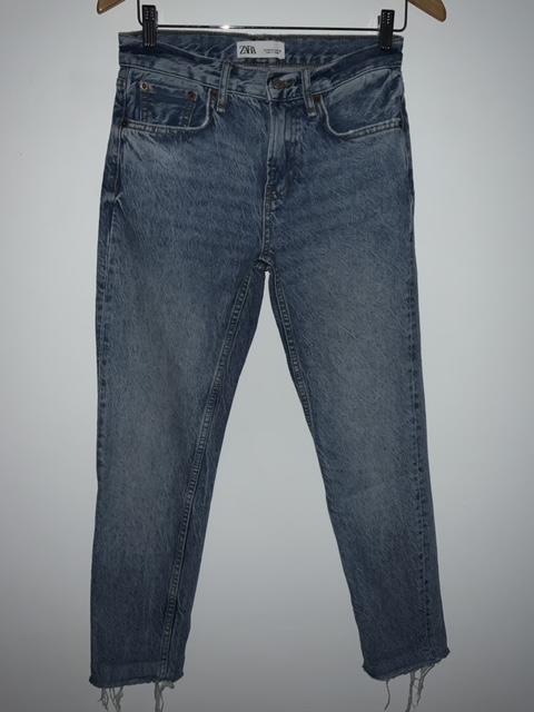 ZARA Jean cinco bolsillos cigarette. Talla 34