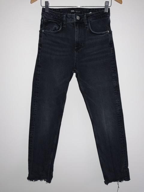 ZARA Jean cinco bolsillos cintura alta lavado negro. Talla 36