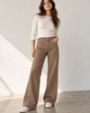LOLA PREMIUM ( NUEVO )  Pantalón Mom Flare. Talla 6