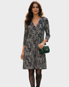 MANGO Vestido cuello en pico estampado. Talla M