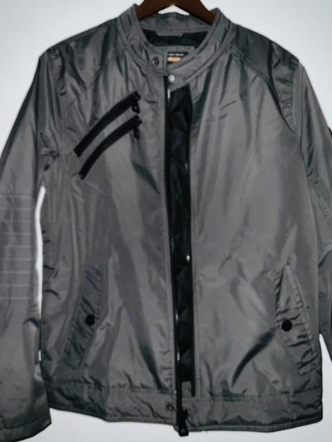 URBAN REPUBLIC Chaqueta tipo rompevientos para hombre.  Talla S