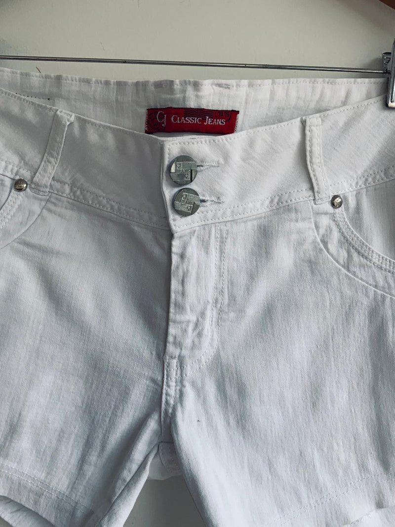 CLASSIC JEANS Short en dril cinco bolsillos blanco. Talla 10