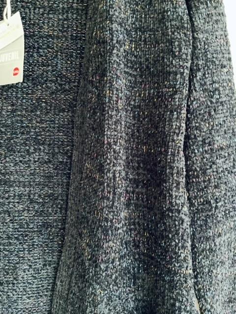 URB ( NUEVO ) Sweater tejido para niña abierto. Talla 14