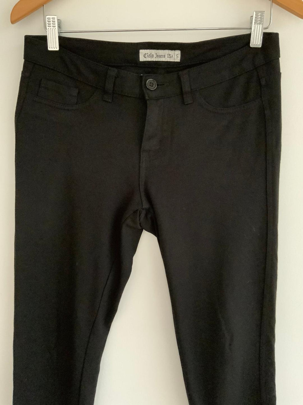 CIELO JEANS Pantalón cinco Bolsillos negro. Talla 5