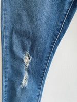 LEVIS Jean cinco bolsillos 710 lavado medio. Talla 26