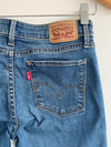 LEVIS Jean cinco bolsillos 710 lavado medio. Talla 26