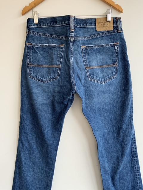 ABERCROMBIE Jean cinco bolsillos para hombre. Talla 32