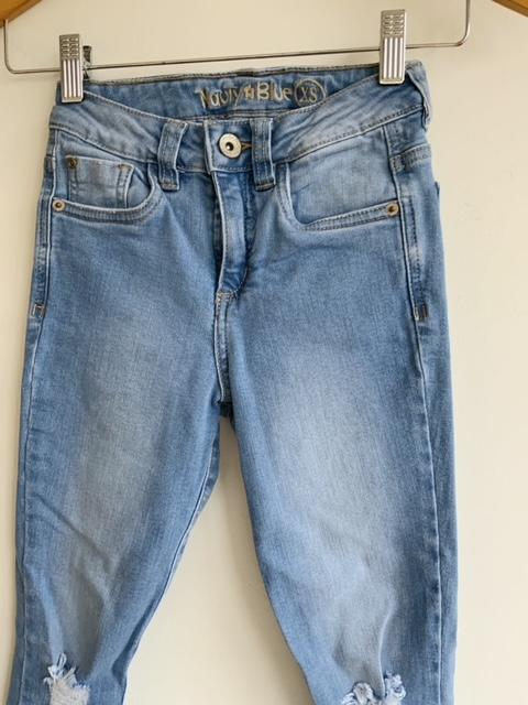 NAUTY BLUE Jean Skinny lavado claro para niña. Talla XS ( 8-10)