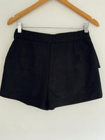 ZARA TRAFALUC Falda Short con Tapa delantera. Talla M