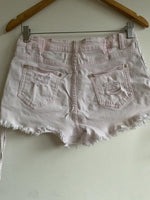 MISS HOT Short con procesos y detalles en los costados. Talla 14