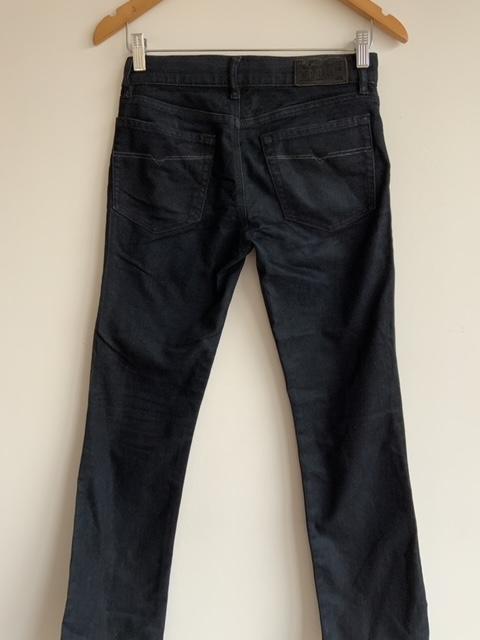 DIESEL Jean cinco bolsillos referencia Bootzee. Talla 25