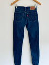 LEVIS Jean Skinny con desgaste Roto en rodilla oscuro. Talla 24