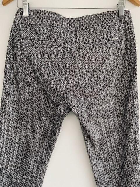 ESPRIT Pantalón estampado con cortes en piernas. Talla 8