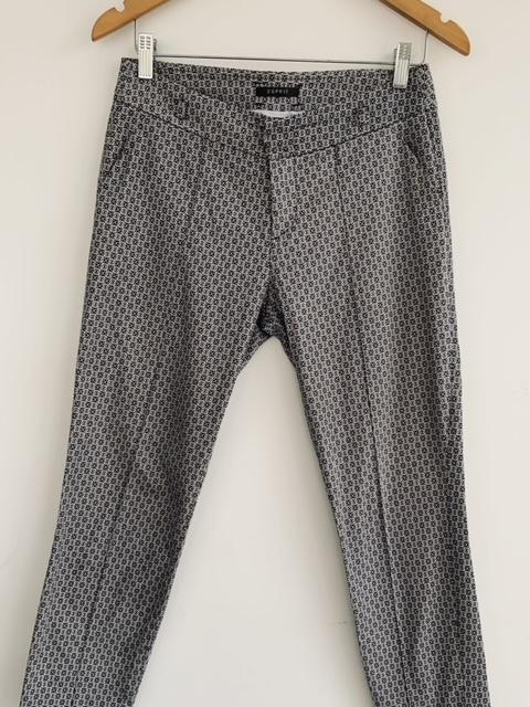 ESPRIT Pantalón estampado con cortes en piernas. Talla 8