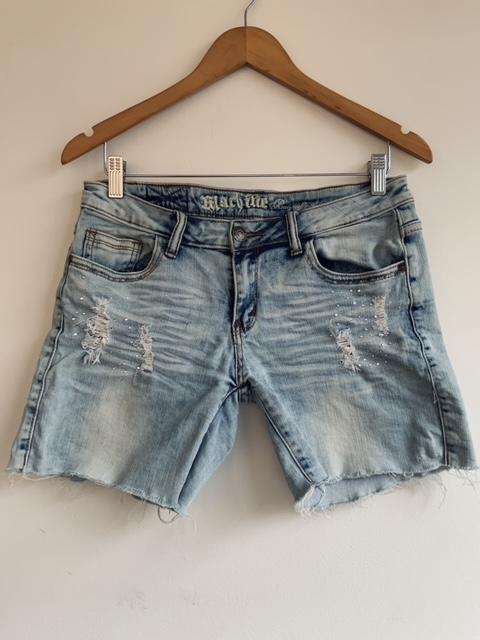 MACHINE Short en índigo proceso Destroyer y piedras. Talla 30