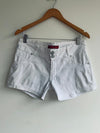 CLASSIC JEANS Short en dril cinco bolsillos blanco. Talla 10