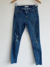 LEVIS Jean cinco bolsillos 710 lavado medio. Talla 26