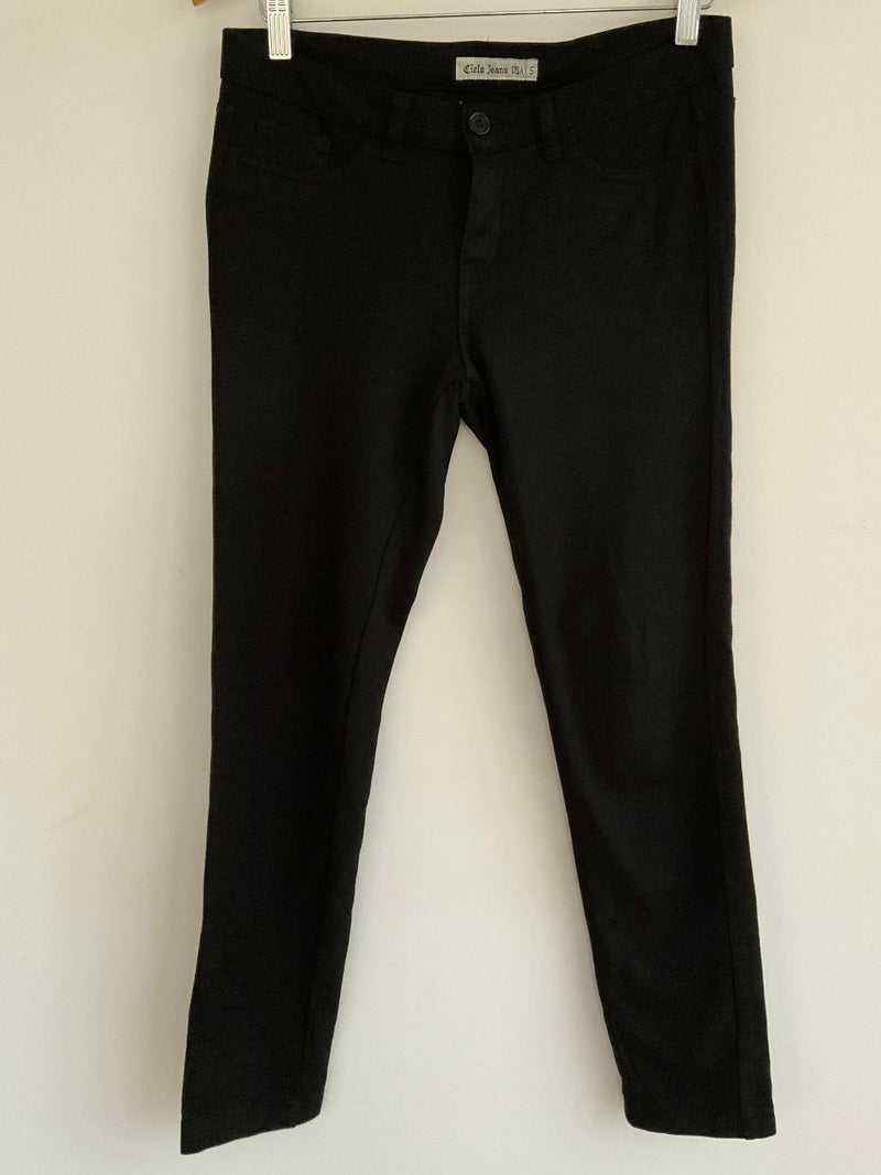 CIELO JEANS Pantalón cinco Bolsillos negro. Talla 5