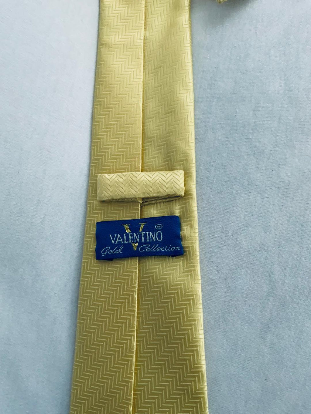 VALENTINO Corbata texturada amarilla. Talla Ünica