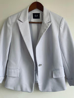 ELA Blazer de 1 solo Botón en color blanco. Talla M